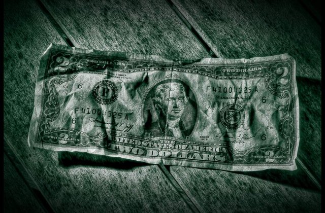 Warren Buffett: De ce platesc taxe mai mici ca secretara mea?