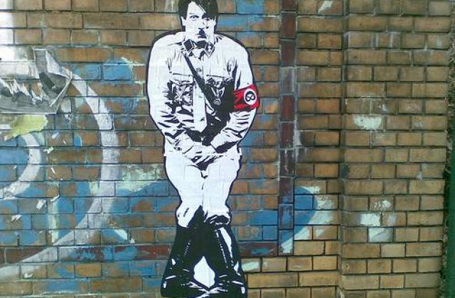 Ai cumpara o pictura semnata Adolf Hitler?