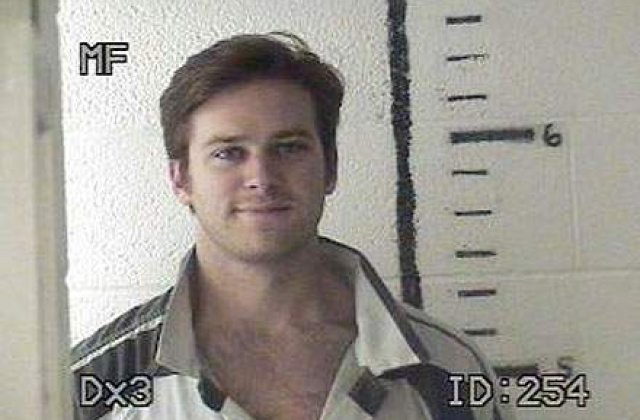 Armie Hammer este amator de fursecuri "verzi"