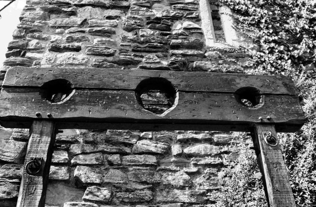 Tortura in fotbal: Socuri electrice si lovituri de bice la fiecare infrangere