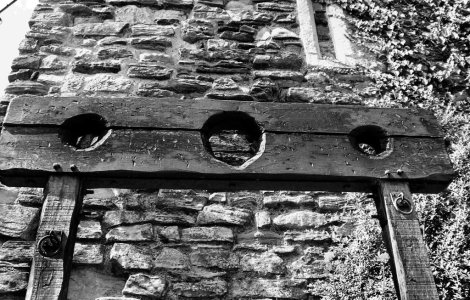 Tortura in fotbal: Socuri electrice si lovituri de bice la fiecare infrangere