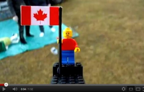  Video  Un omulet LEGO a fost trimis in spatiu