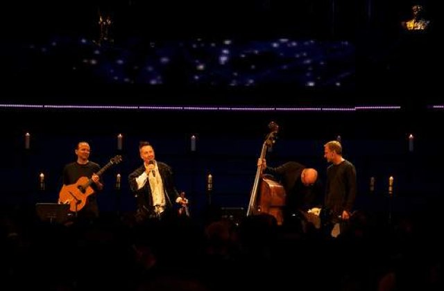 "Violonistul rock" Nigel Kennedy vine in Romania