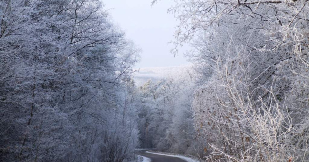 Ce drumuri mai sunt blocate din cauza zapezii?