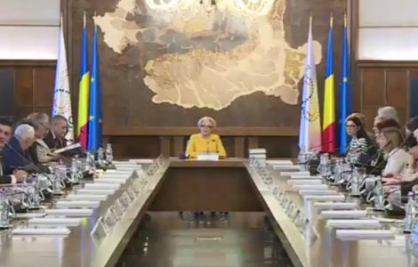 Viorica Dancila, scrisoare pentru Klaus Iohannis: Va adresez invitatia de a participa la sedinta de Guvern