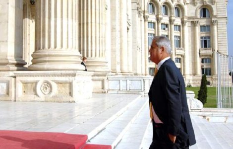 Adrian Nastase renunta la functia din Camera Deputatilor