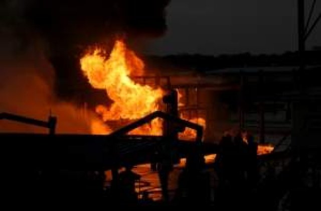 Incendiu izbucnit intr-o fabrica din Mogosoaia