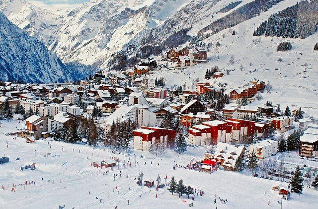 MAE pune la dispozitie "Ghidul de calatorie pentru Sarbatorile de iarna 2018"