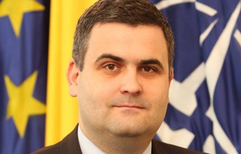 Ministrul Apararii, Gabriel Les, despre victimele Revolutiei: Le datoram astazi democratia