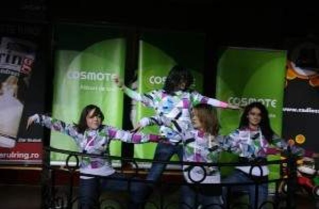 Adolescentii se intrec in pasi de Street Dance