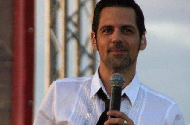 Asculta noul single al lui Stefan Banica Jr.