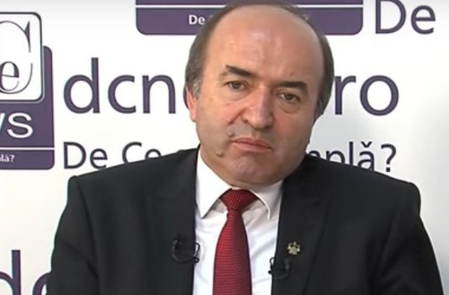 Tudorel Toader: Pe 27 decembrie ii trimit presedintelui cererea de revocare a lui Augustin Lazar