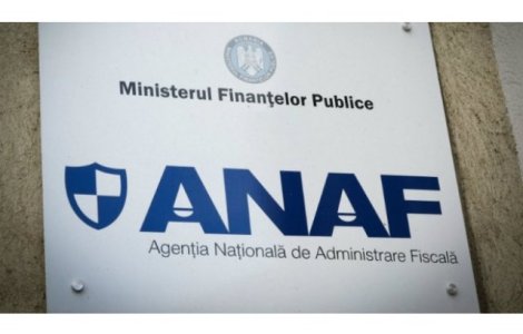 ANAF scoate la licitatie o masina care i-a apartinut lui Ceausescu si fostul sediu Rompetrol