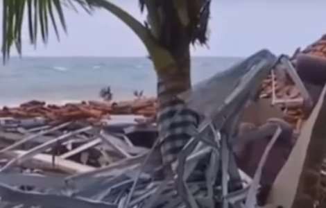 Bilantul in urma tsunamiului care a lovit Indonezia a crescut la 373 de morti