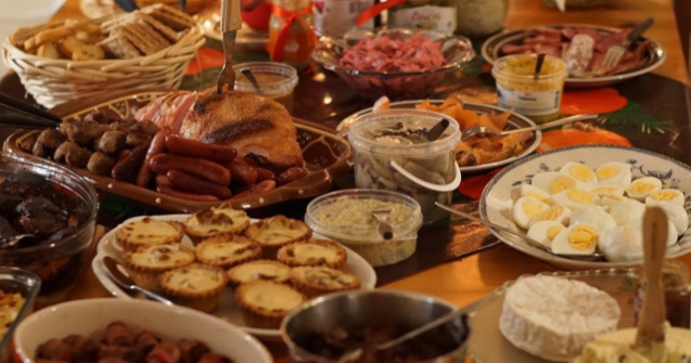 Sfatul nutritionistului de Craciun: Prin interventii minore nestresante asupra obiceiurilor alimentare se pot trai frumos sarbatorile