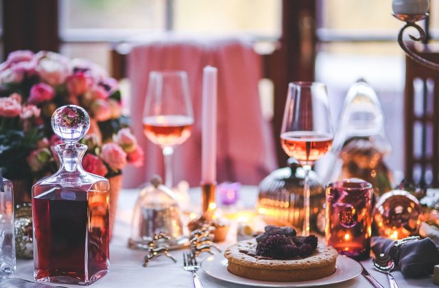 8 "trucuri" care te vor ajuta sa te mentii in forma (si) de sarbatori