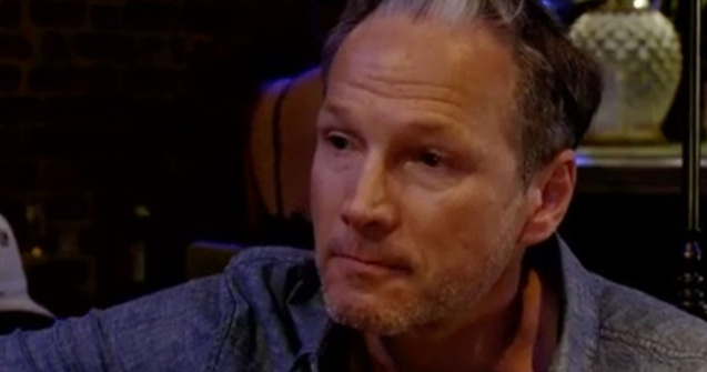 Un actor a fost urmarit si certat in metrou de o admiratoare suparata pe personajul sau