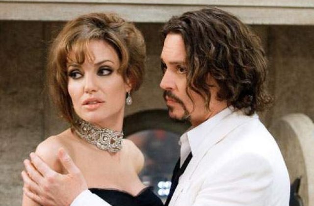 Angelina Jolie s-a culcat cu Johnny Depp, acuza Vanessa Paradis