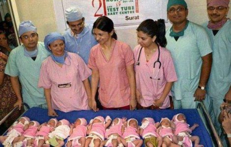 Record: O indianca a devenit de 11 ori mamica, odata