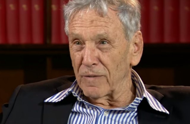 Celebrul scriitor israelian, Amos Oz, a murit din cauza cancerului