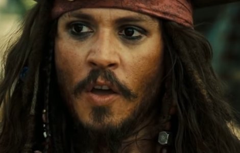 Costumat in pirat, Johnny Depp a vizitat un spital pentru copiii bolnavi de cancer din Paris/ FOTO