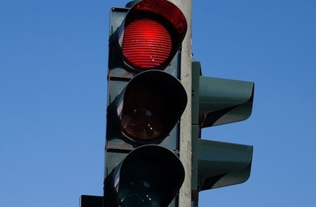 Viceprimarul Capitalei sustine ca este exclus ca semafoarele sa fi fost accesate de catre hackeri