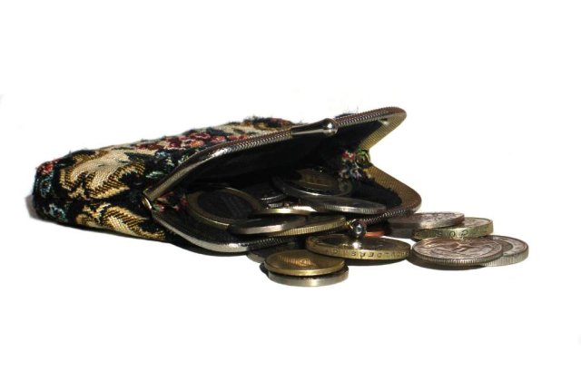 Suntem UNICI: Nicio tara din UE nu a redus salariile bugetare cu 25%