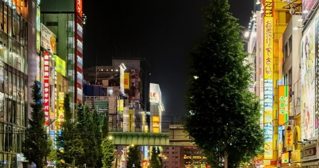 Un barbat a intrat deliberat cu masina intr-o multime care celebra trecerea in Noul An, in Tokyo