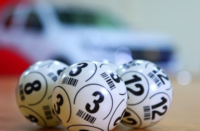 Un britanic a castigat 115 milioane de lire sterline la loteria de Anul Nou