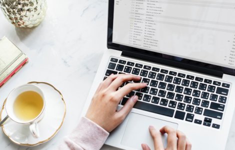  Top  7 obiceiuri de la locul de munca care te imbatranesc prematur