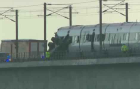 Mai multe persoane au murit in urma unui accident feroviar pe un pod din Danemarca