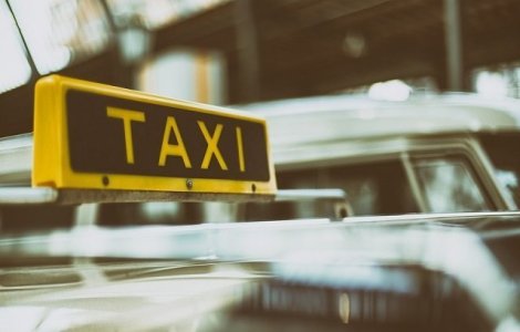 Un barbat a decedat intr-un taxi la Brasov, in drum spre centrul orasului
