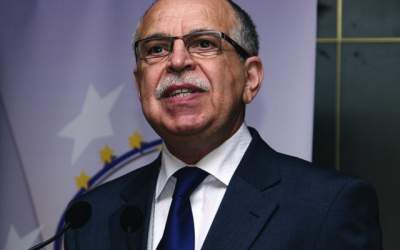 Europarlamentar PSD: Klaus...