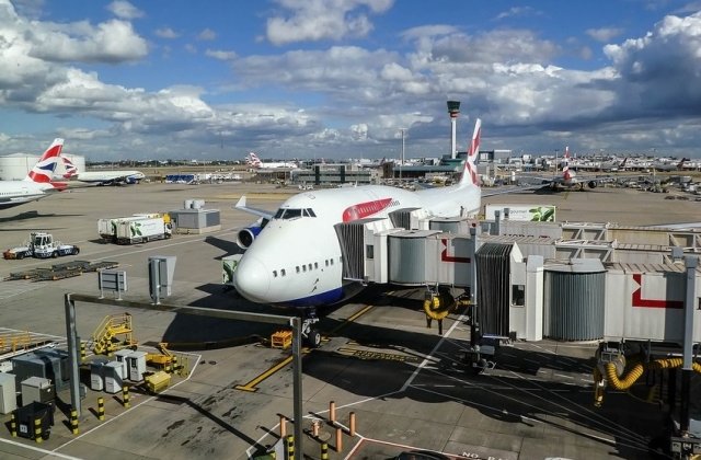 Doua aeroporturi londoneze iau masuri de nivel militar impotriva dronelor