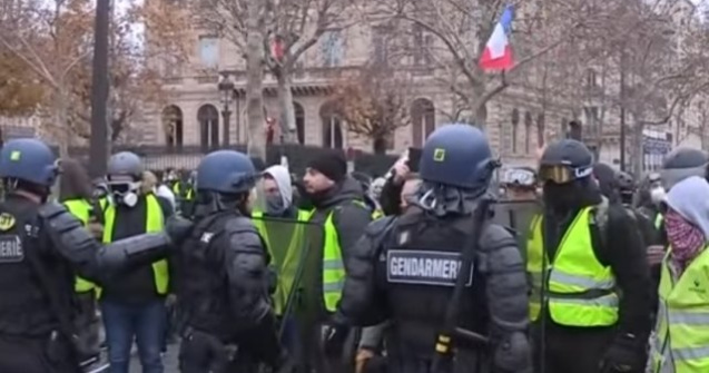 La protestele ''vestelor galbene'' au participat 50.000 de persoane