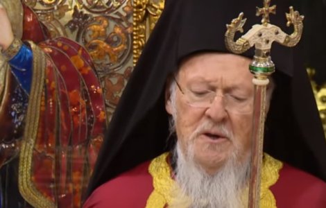 Patriarhul ecumenic Bartolomeu i-a inmanat mitropolitului Epifanie decretul de recunoastere a Bisericii ortodoxe ucrainene autocefale