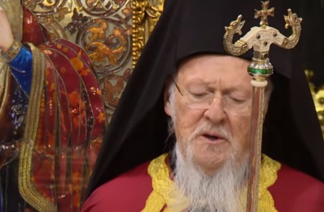 Patriarhul ecumenic Bartolomeu i-a inmanat mitropolitului Epifanie decretul de recunoastere a Bisericii ortodoxe ucrainene autocefale