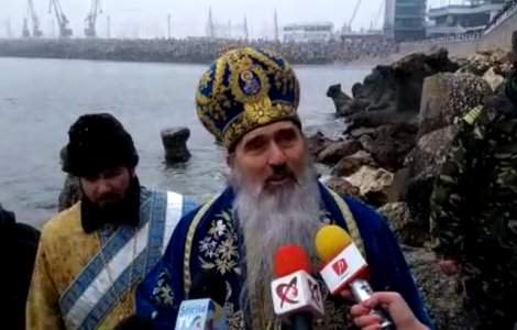 Peste 10.000 de persoane au participat la slujba de Boboteaza de la Constanta