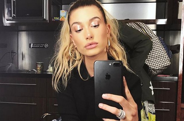 Hailey Baldwin marturiseste ca se lupta cu anxietatea si lipsa de incredere