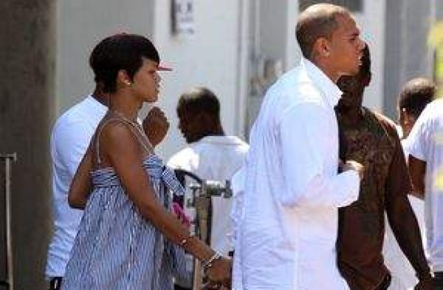 Rihanna si Chris Brown, proaspat insuratei?
