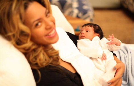 Primele imagini cu micuta Blue Ivy Carter