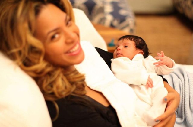 Primele imagini cu micuta Blue Ivy Carter