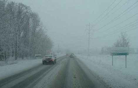 Viscolul "a atacat" zeci de localitati si drumuri