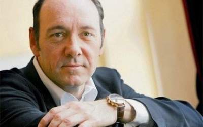 Kevin Spacey a fost pus sub...