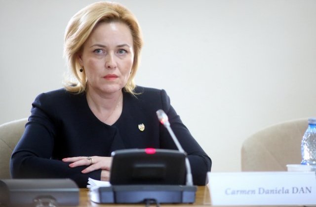 Carmen Dan: Observ o insistenta a presedintelui de a sabota absolut orice actiune a Guvernului