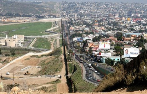 Autoritatile din Mexic au descoperit 20 de cadavre in apropiere de frontiera cu SUA