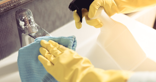  Top  8 greseli pe care sa le eviti cand faci curatenie in baie