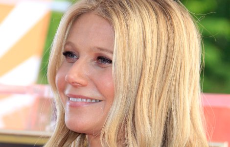  Top  10+ imagini cu Gwyneth Paltrow la 46 de ani