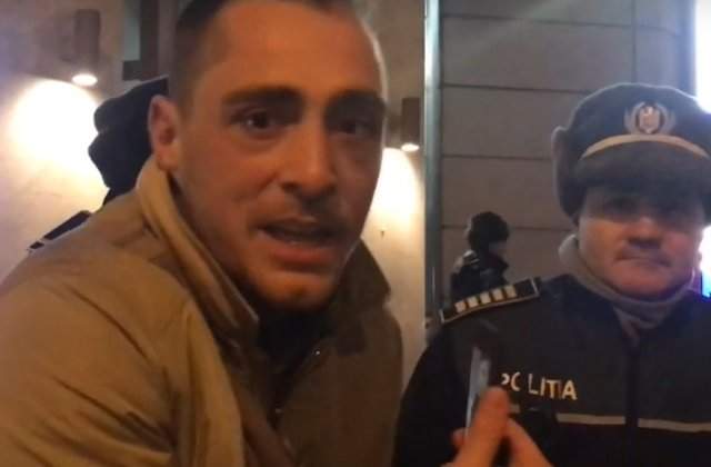 Vladimir Draghia, bruscat si amendat de jandarmi in fata Ateneului/ VIDEO