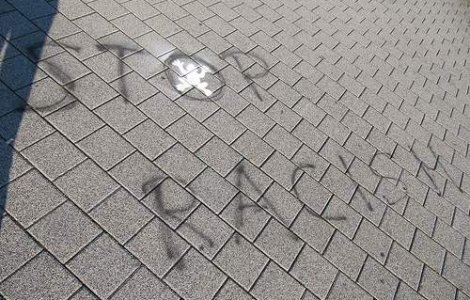  Video  Channel 4, acuzat de rasism